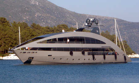 yacht1.jpg
