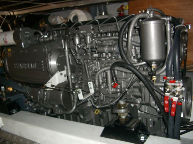 Yanmar_BB_motor.JPG