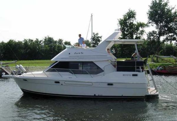 Bayliner3587.jpg