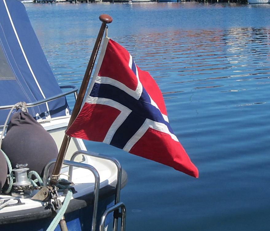 flagg_70aar.jpg.1db21fd6c34909be4ae83dcdd8018f7e.jpg