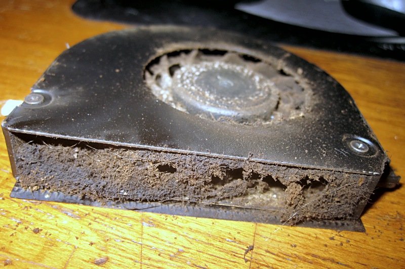 vifte_laptop.jpg.d7e3c5ff8e80a9fb3b3d3e1e58fc439d.jpg