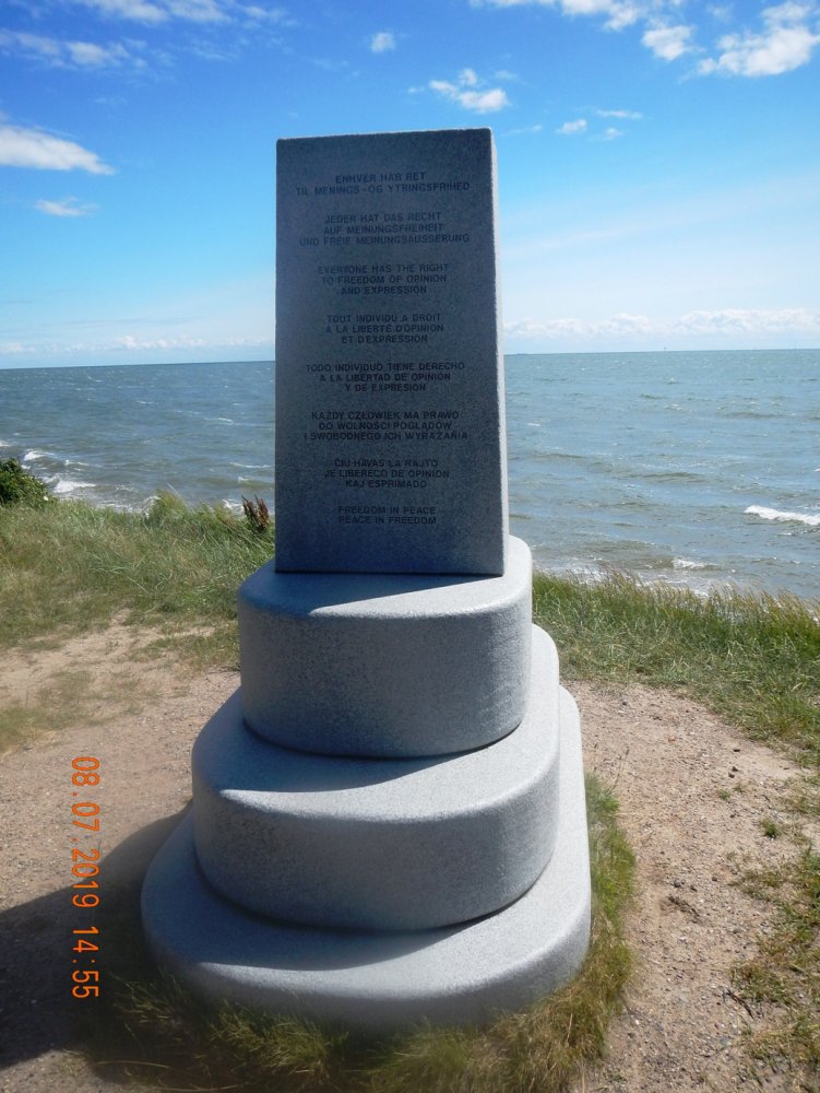 1009874107_Dialog-TribuneDSCN5006.jpg.6187a9ee3e8231e09c823b8ed5c09d52.jpg