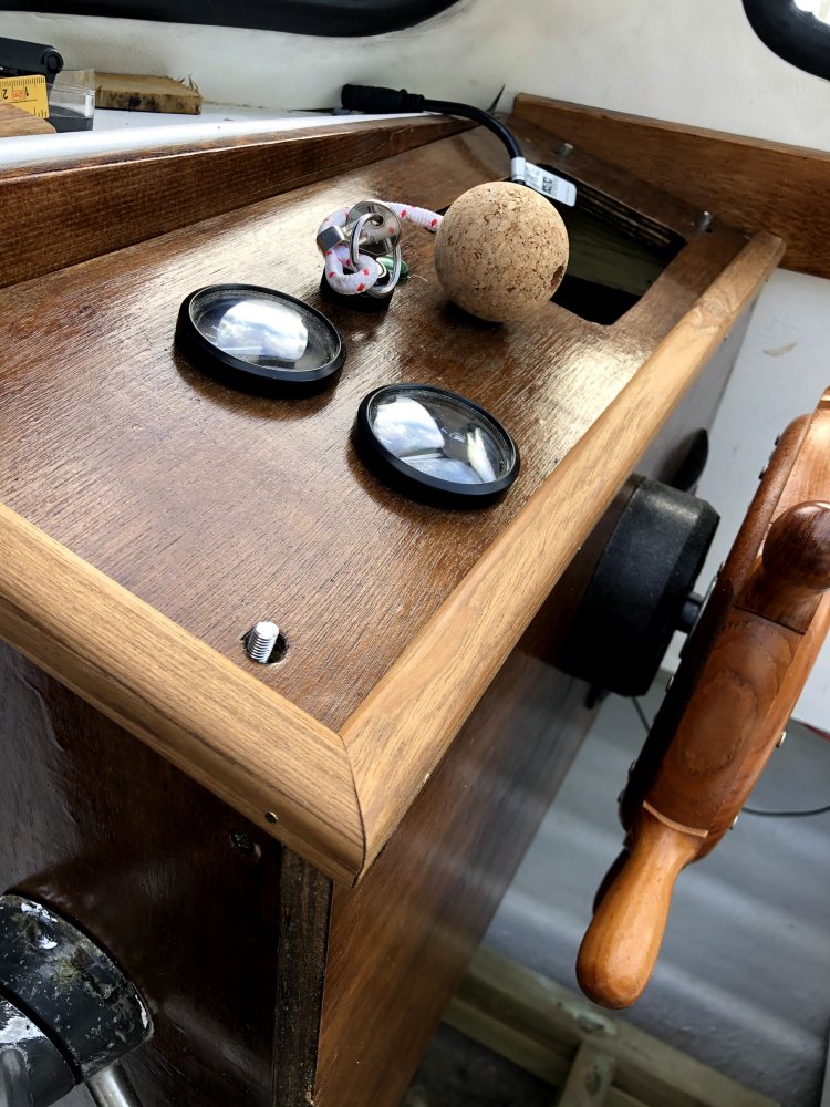 konsoll_detaljer.jpg.ec4161c7c6a6393a8b578ebdc121da56.jpg