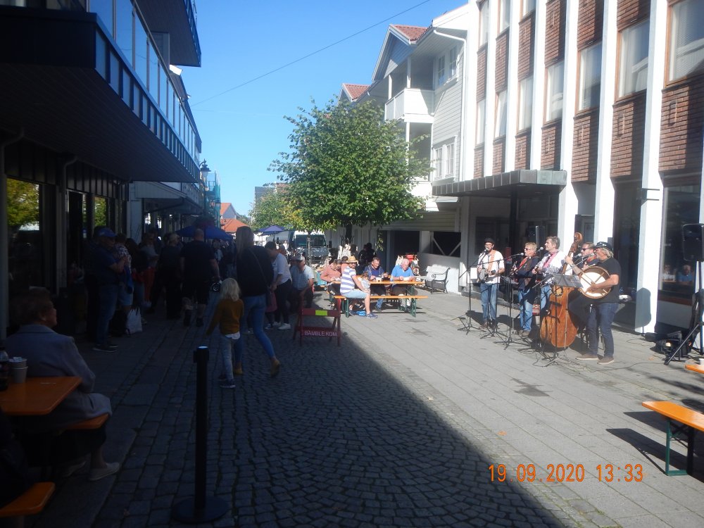 DSCN7620.musikk.JPG.4673fe152f4f5876e87ad2d412167ea6.JPG