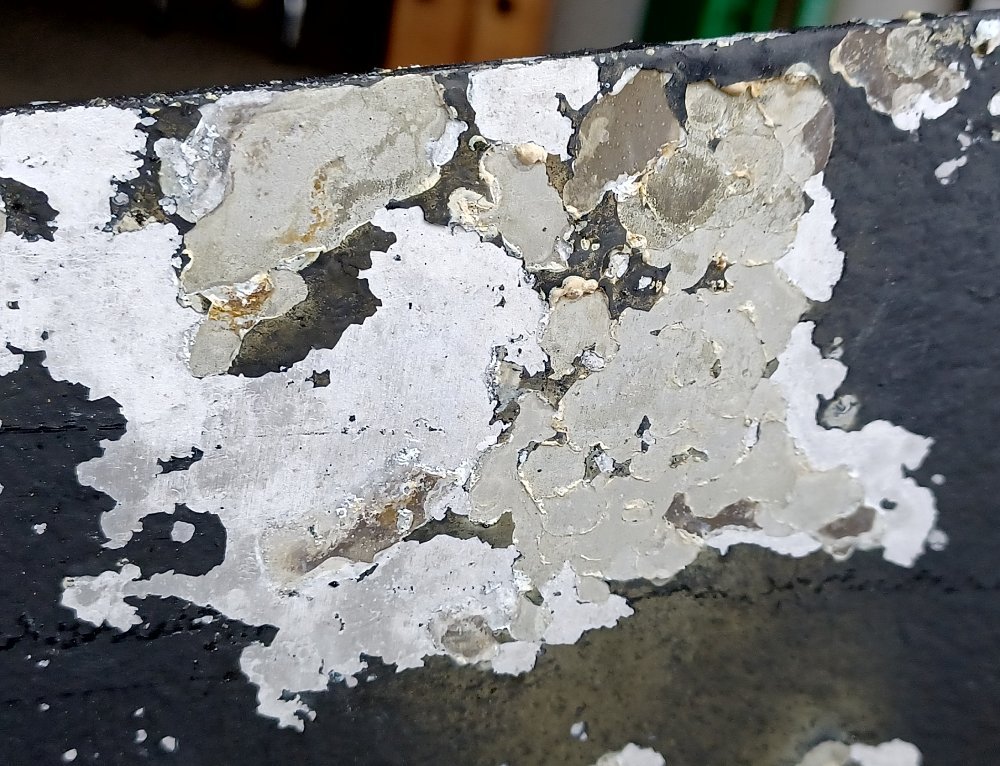 flaps_nytt_korrodert_detalj.jpg.1364b96a1021297d1d85087b860c2490.jpg