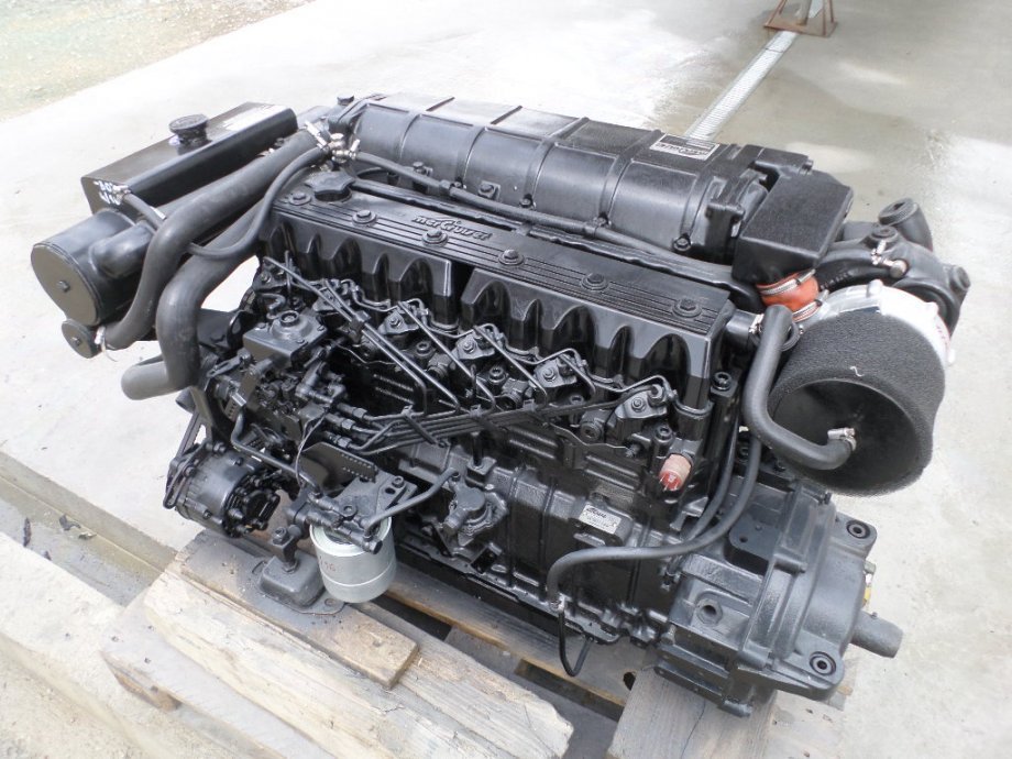 mercruiser-vm-4.2-turbodiesel-220-hp-pronautika-grancija-slika-66626539.jpg.6df47836fa6f7debe4a1b8476d8875a5.jpg