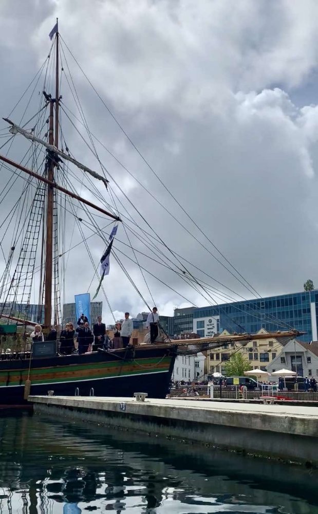 UtseilingStavanger.jpg.ab73baa36e02d3080dfc07ca436ae426.jpg