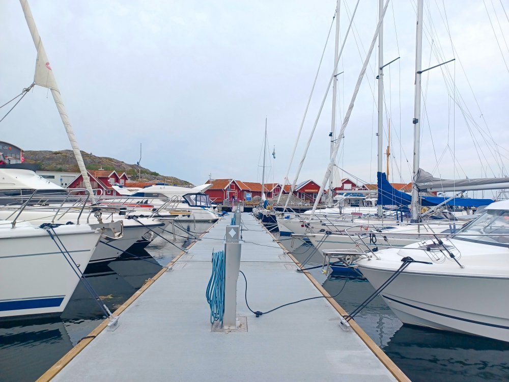 skarhamn_brygge.jpg.f00f3613148fc5c31e32fb9f2dbd7b4c.jpg